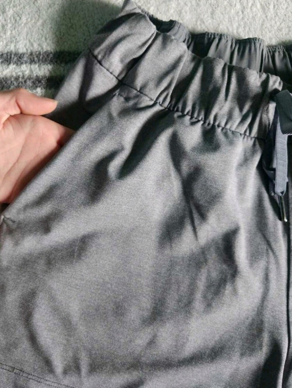 Lululemon Women's Heathered Slate On The Fly Short - Picture 3 of 6